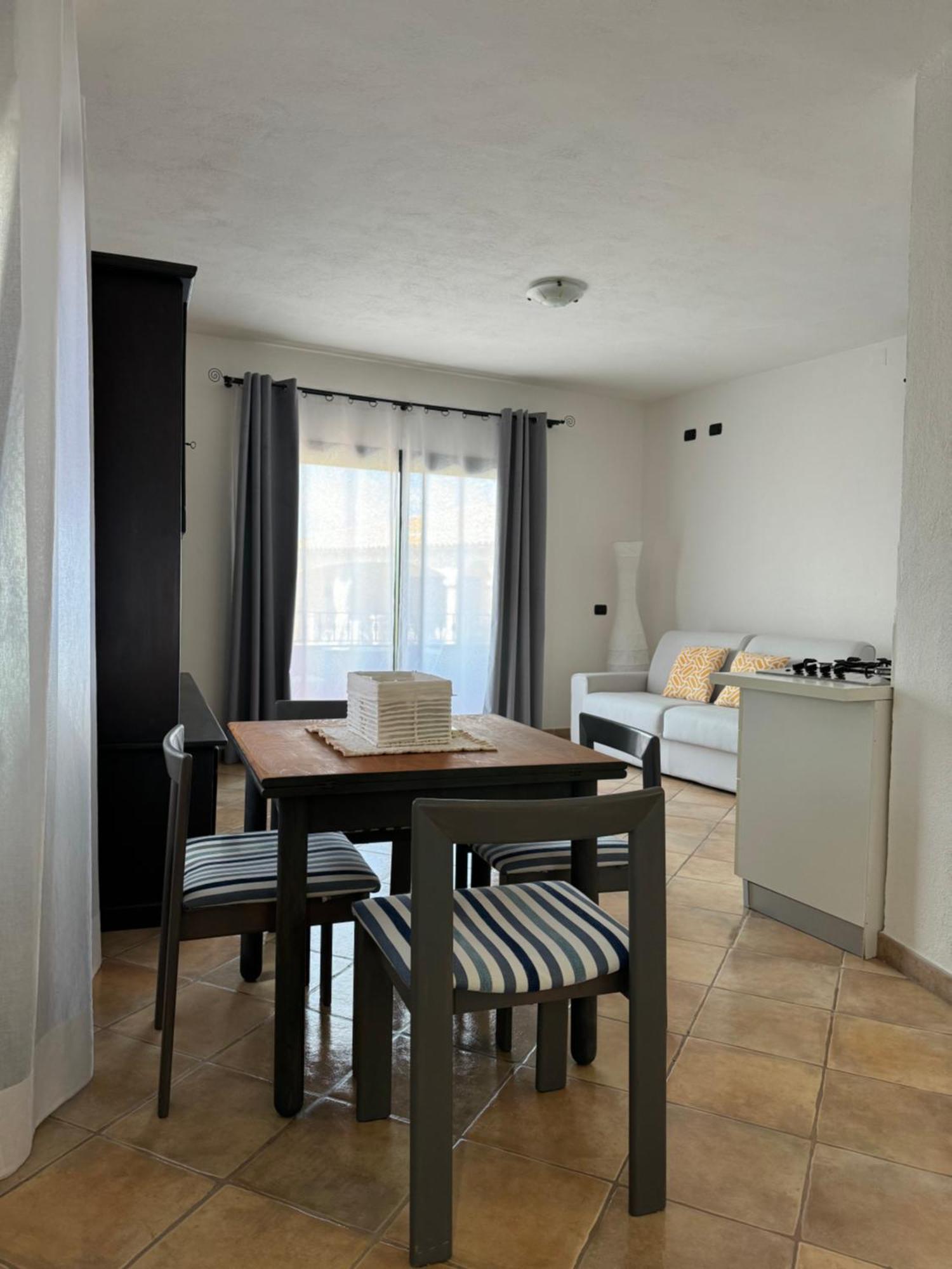 Monis Hogar Appartement Arzachena Buitenkant foto
